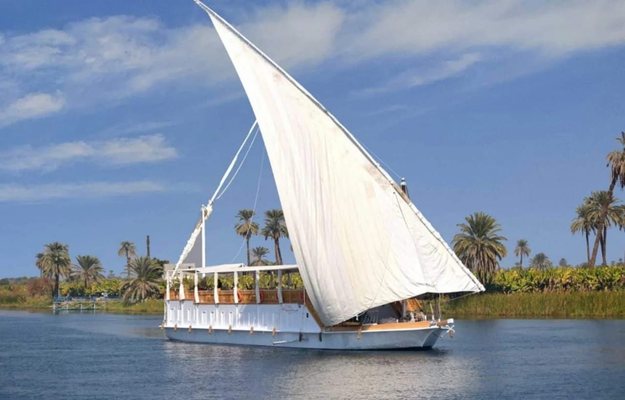 Day 6 :	Dakhla Oasis - Kharga Oasis