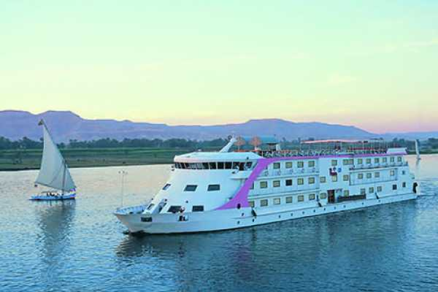 Nile River Dinner Cruise on the Nile Aquarius